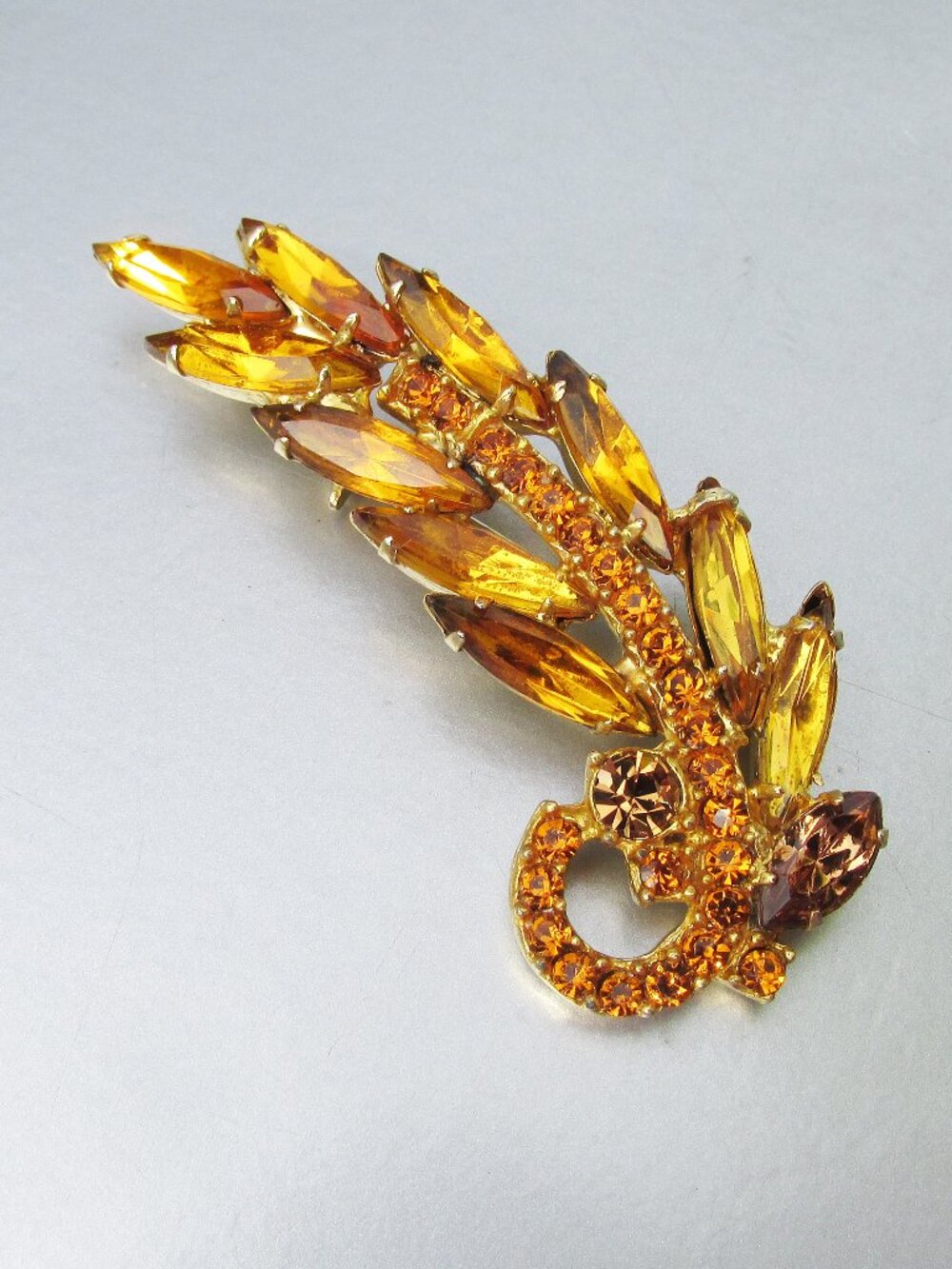 D&E Juliana Golden Topaz Navette Rhinestone Vintage LEAF Brooch Pin